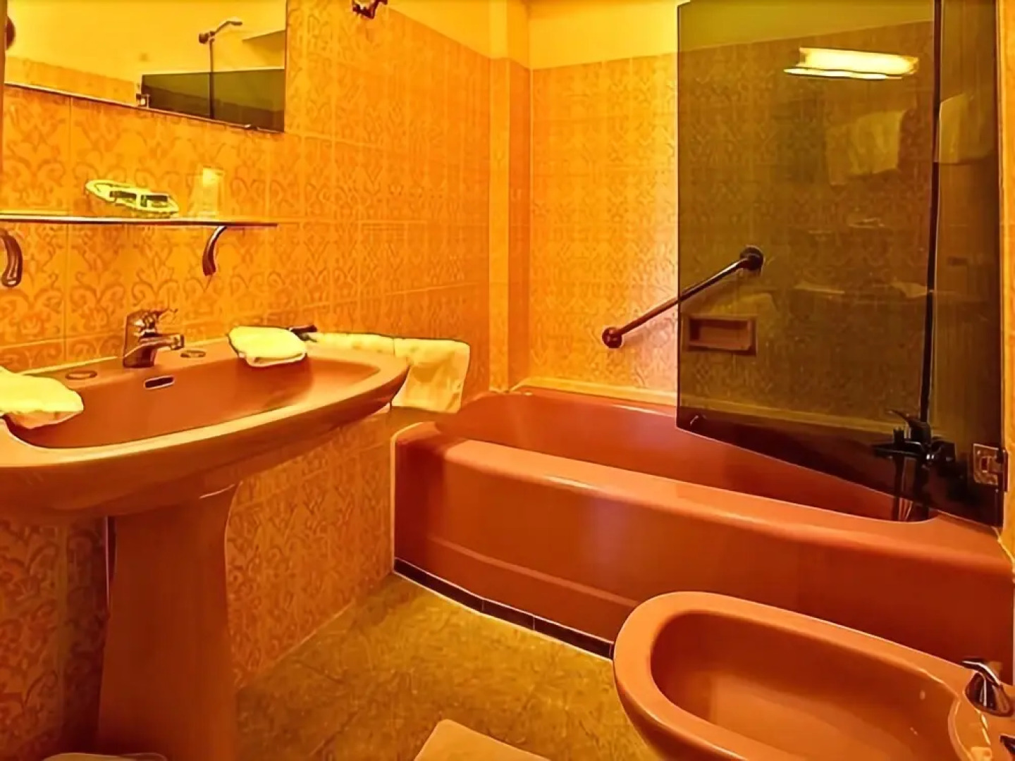 Logis Hostellerie de lAuberge de LÉtang Bleu