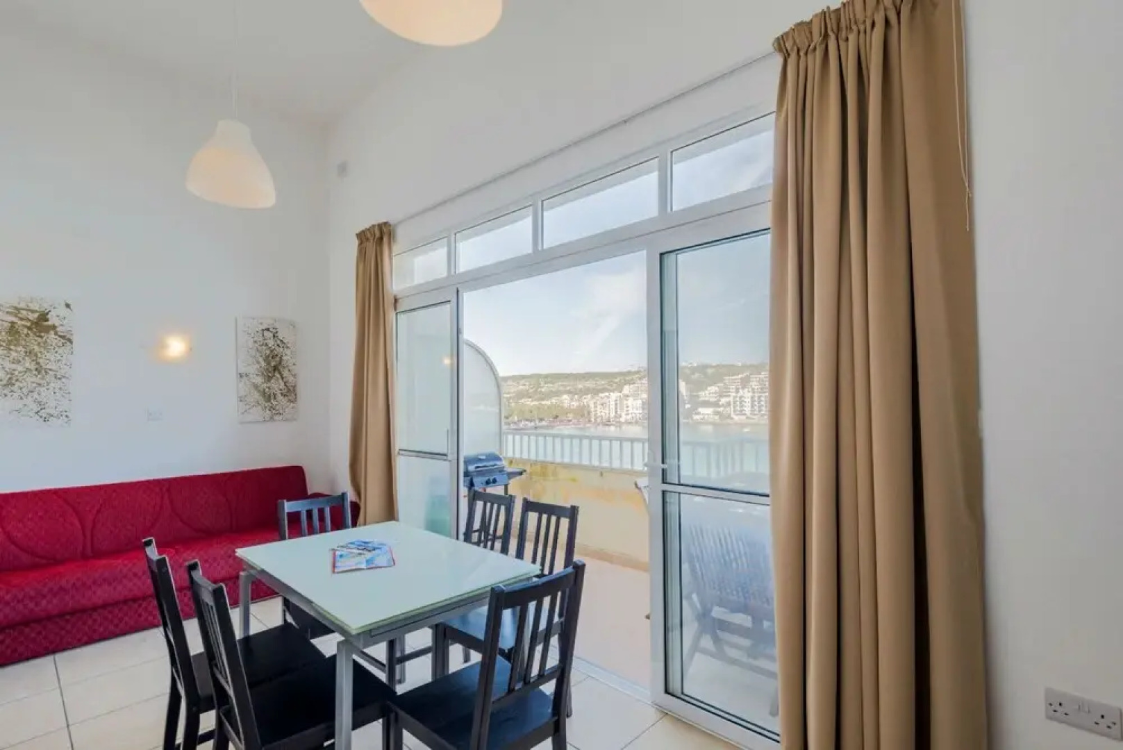 Getawaysmalta - Blue Harbour Seafront 3-bedroom Apartment in St Paul's Bay