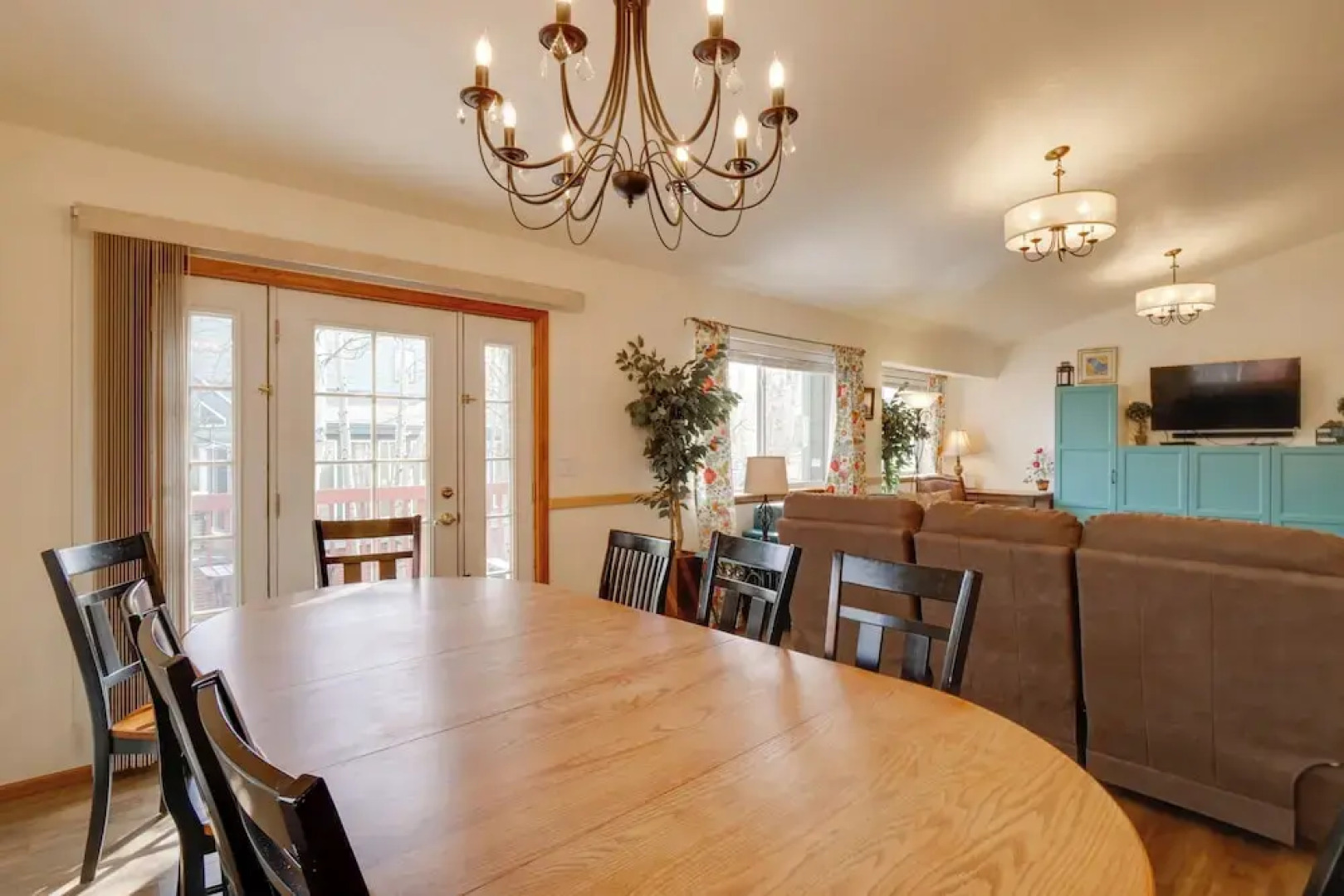 Homey Dog-friendly Retreat w/ Deck in Dtwn Frisco!