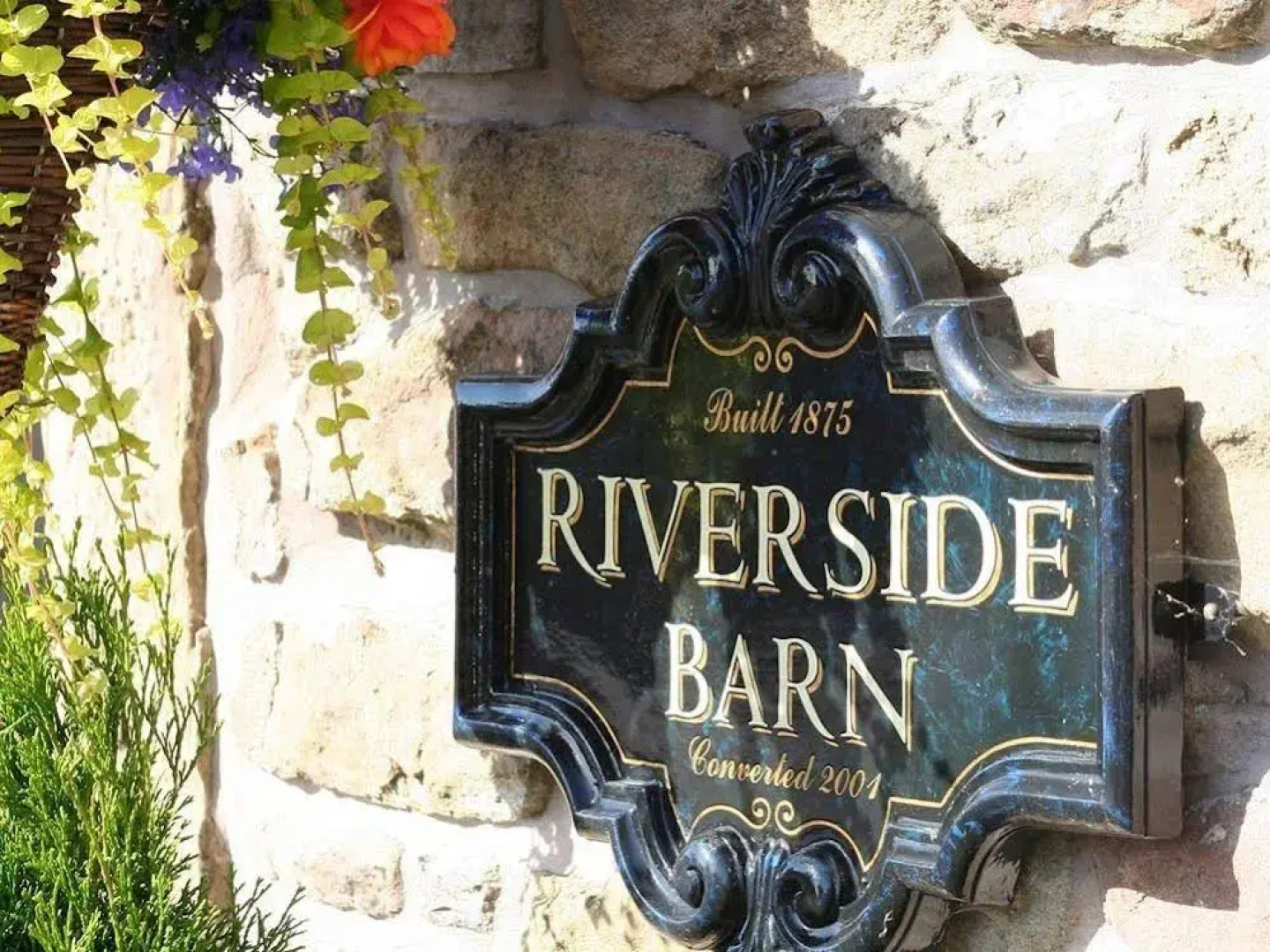 Riverside Barn Guest House