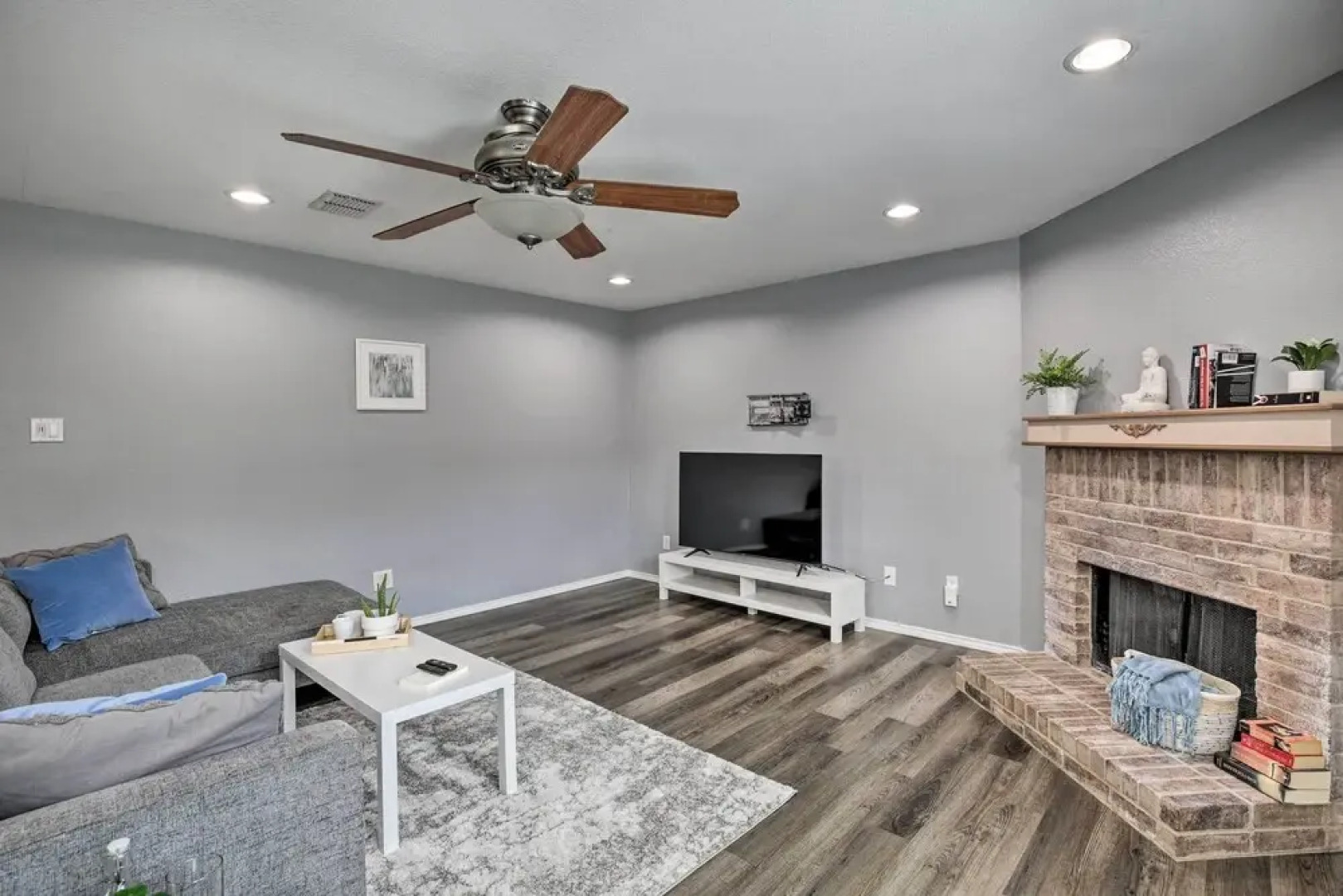 Sleek Rockwall Home Near Dtwn Dallas & Lake!