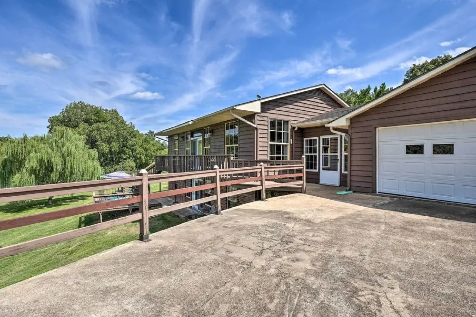 'angler's Ridge' Waterfront Family Getaway!