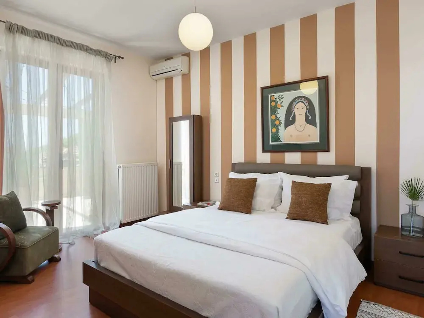 Luxury Villa With Heated Pool 700m to the Beach