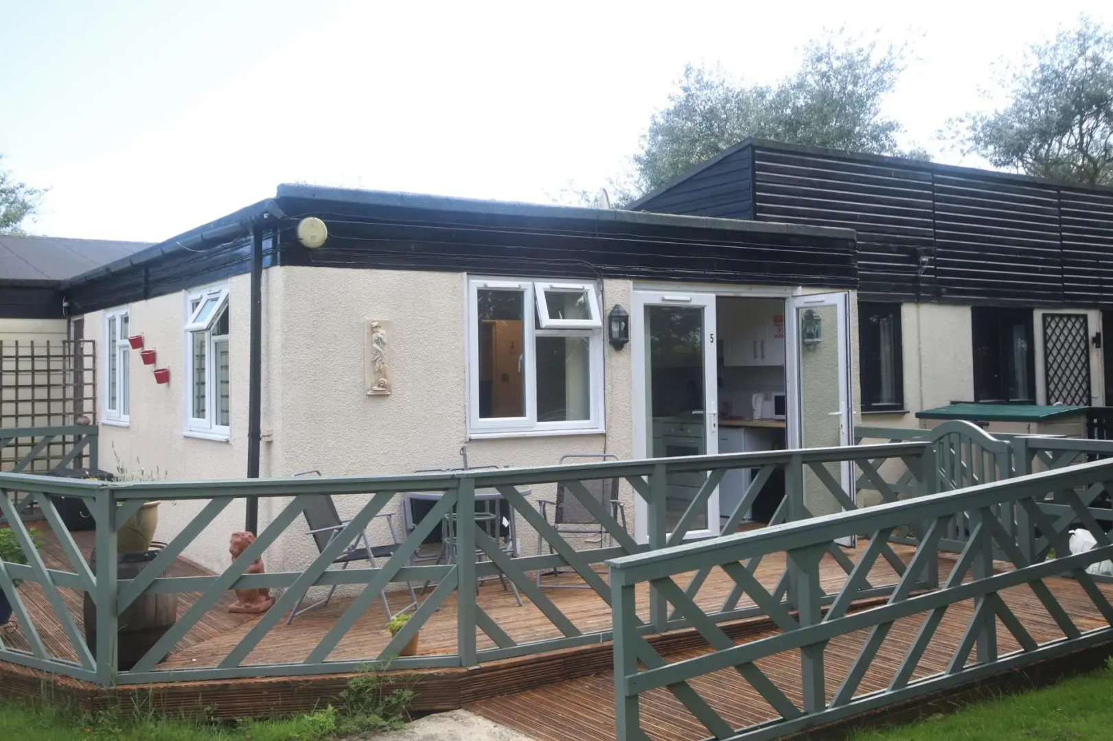 5G Medmerry Park 1 Bedroom Chalet