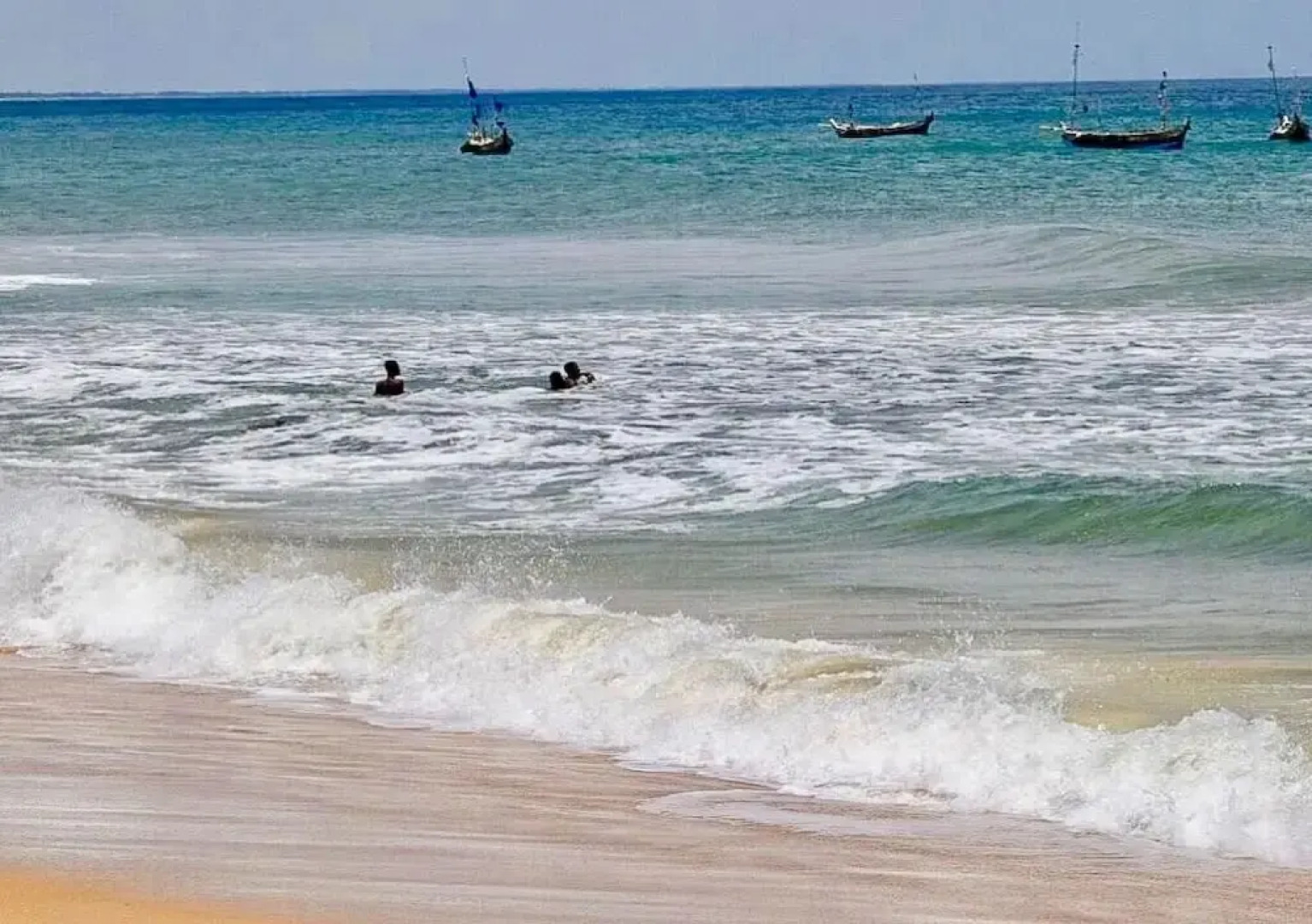 Aborigines beach resort