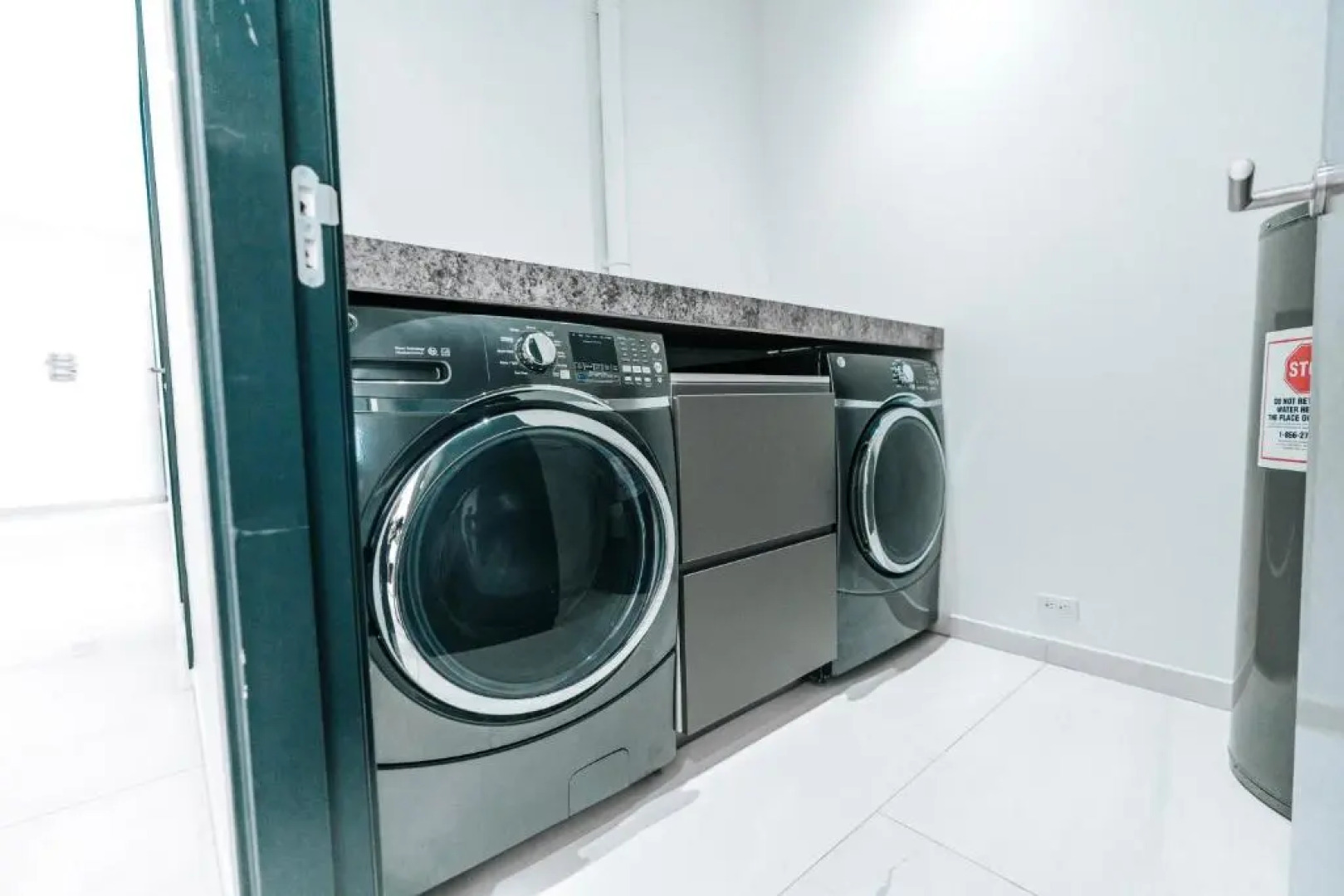 Gray Door Apartments - Adults Only