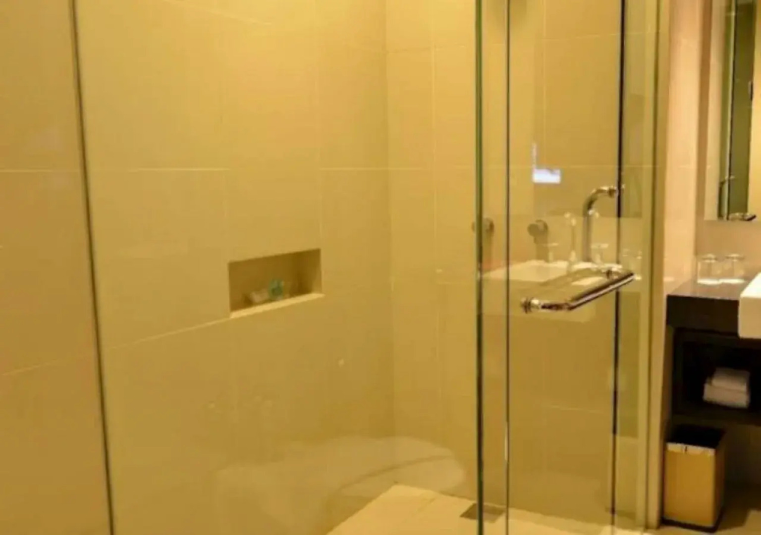 Emilia Hotel by Amazing