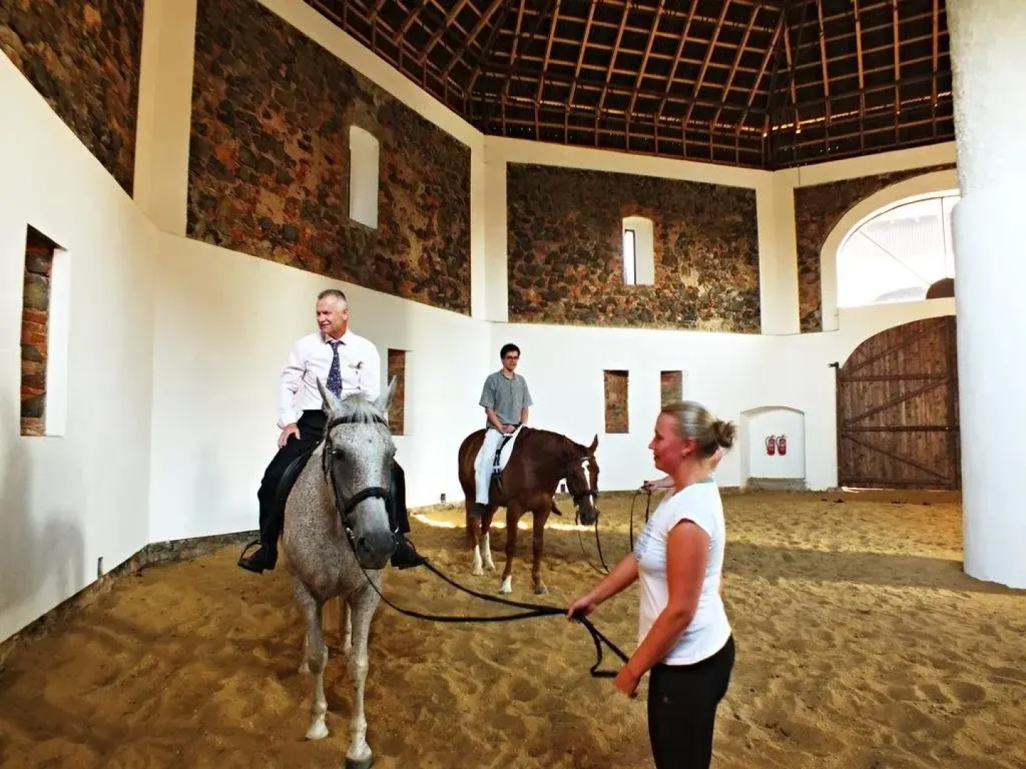 Zámecký Dvůr Černousy