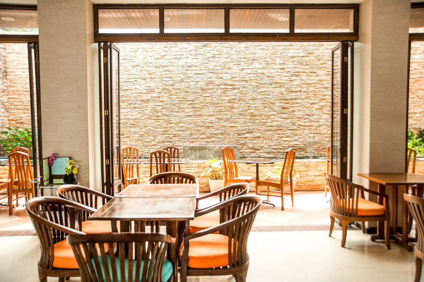 Crystal Inn Phuket