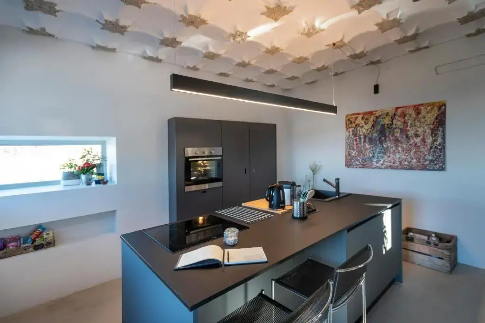 ROSTAGNI 1834 apt in villa with pool in the Barolo region