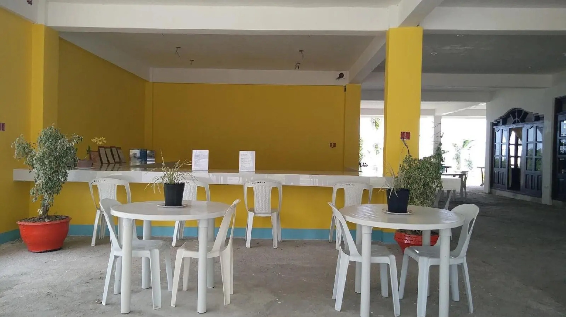 la caballa beach resort bar & grill