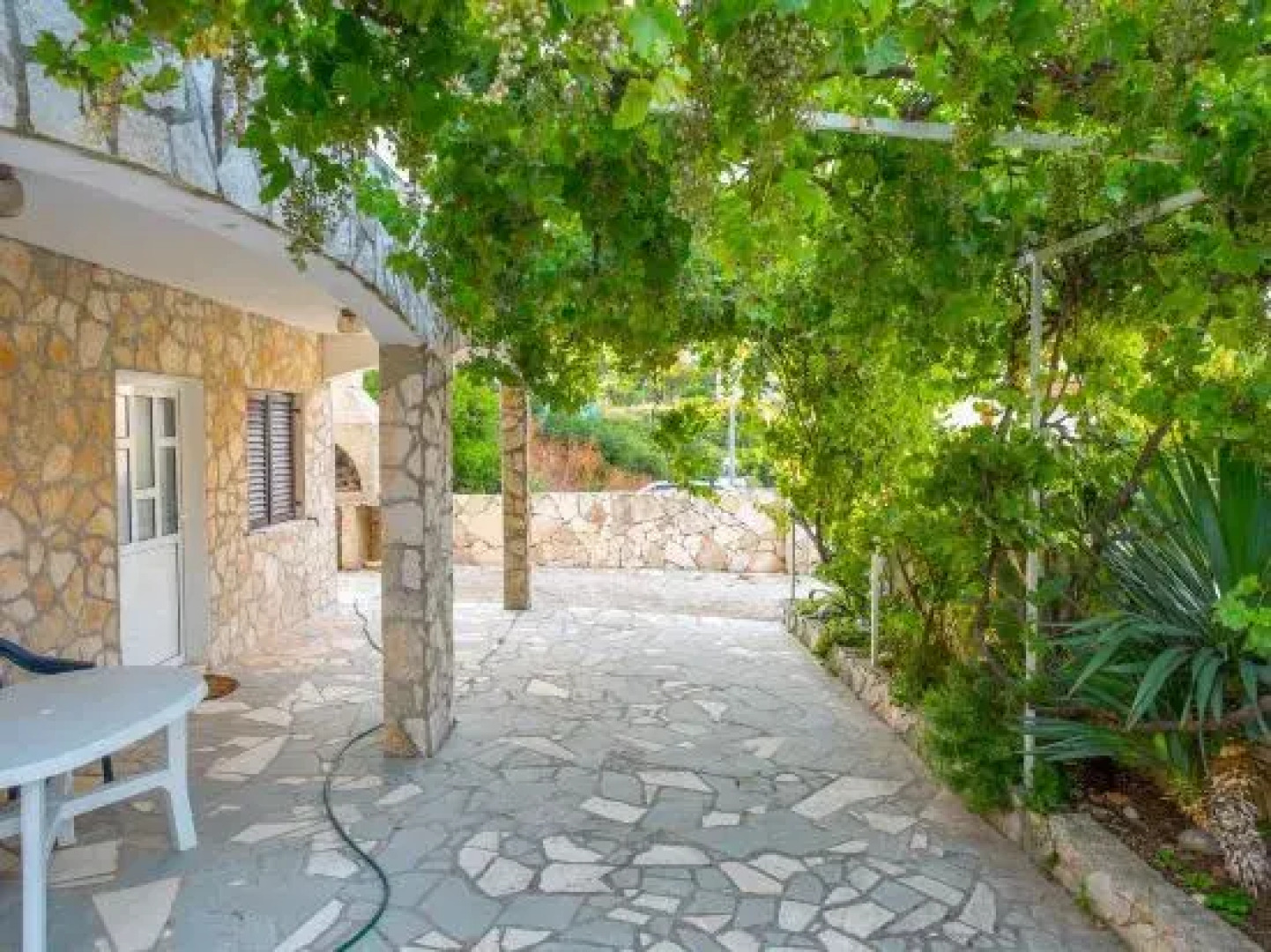 Silver Beach Apartments Vis