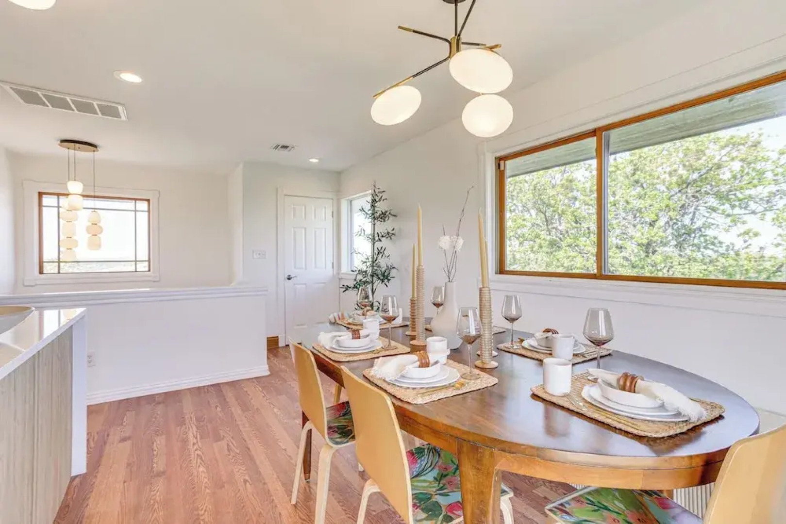 Lake Lawtonka View: Mountaintop Medicine Park Home