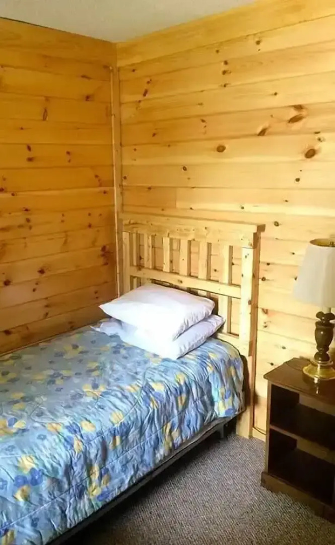 The Elms Waterfront Cottages