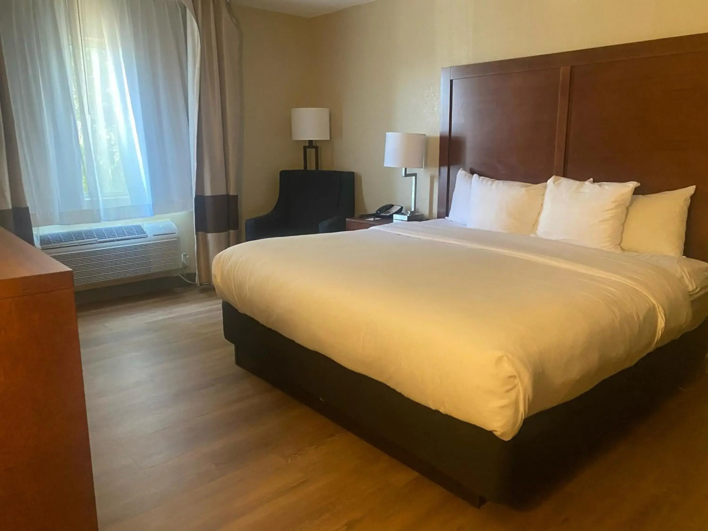 Comfort Inn & Suites Phoenix North / Deer Valley