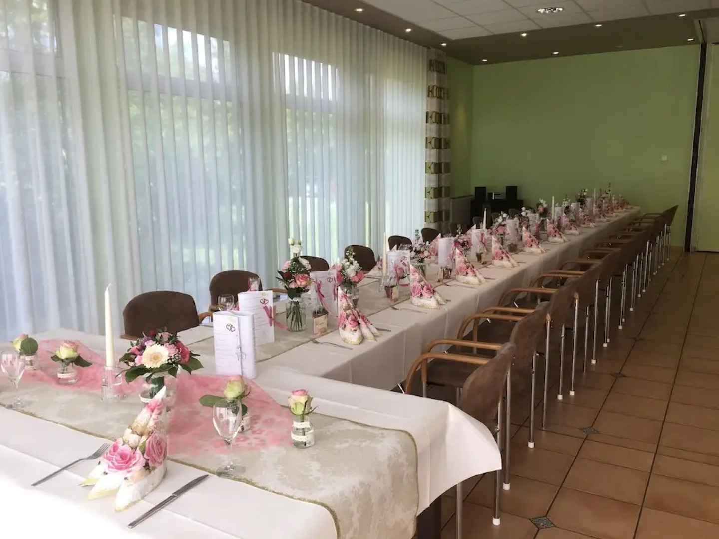 Warias Hotel & Restaurant