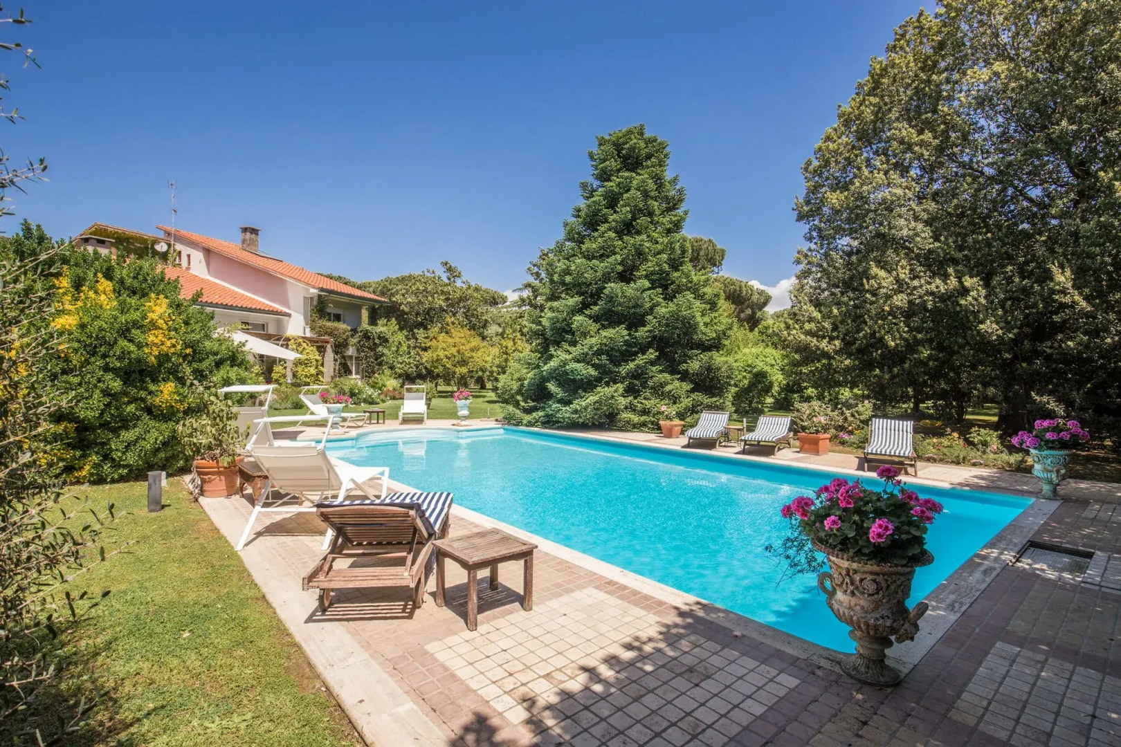 La Gaura Guest House