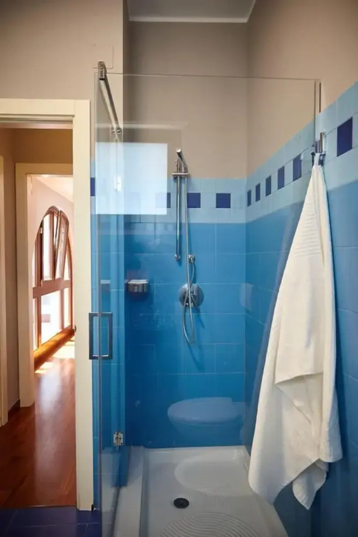 B B D Aprile Camera Primula