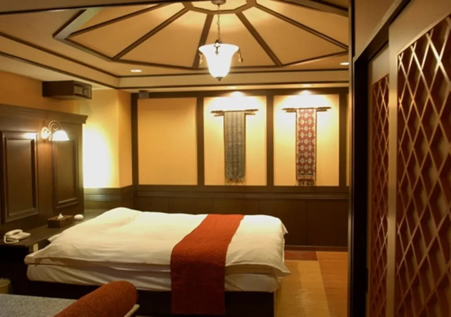 HOTEL cache - Adults Only