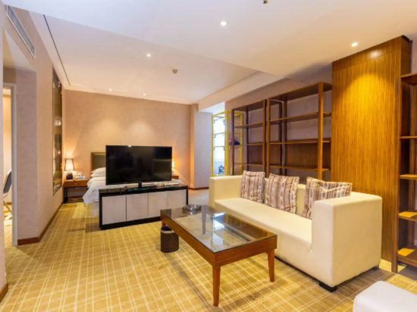 Super 8 Kaifeng City Government