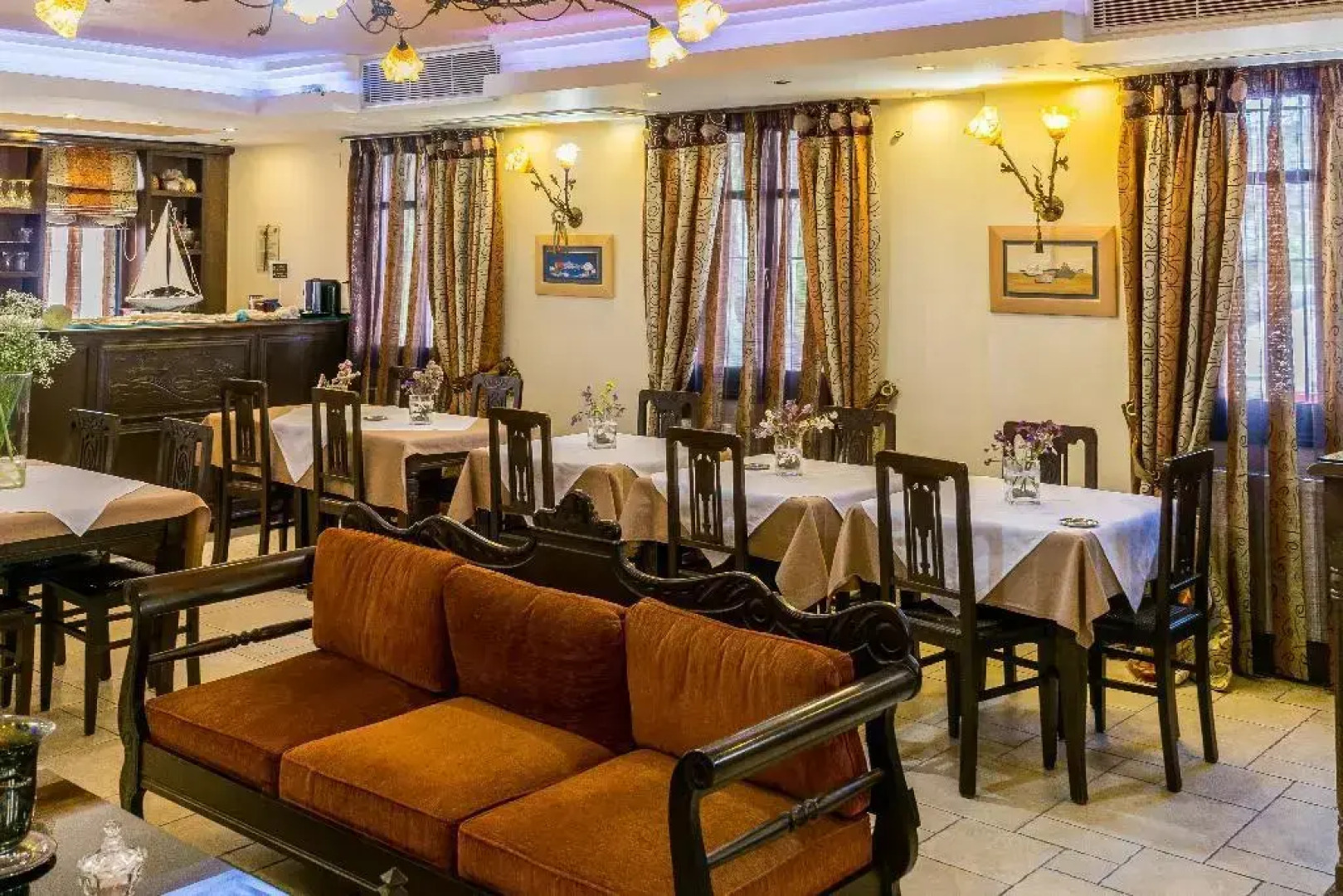 Epavlis Boutique Suites