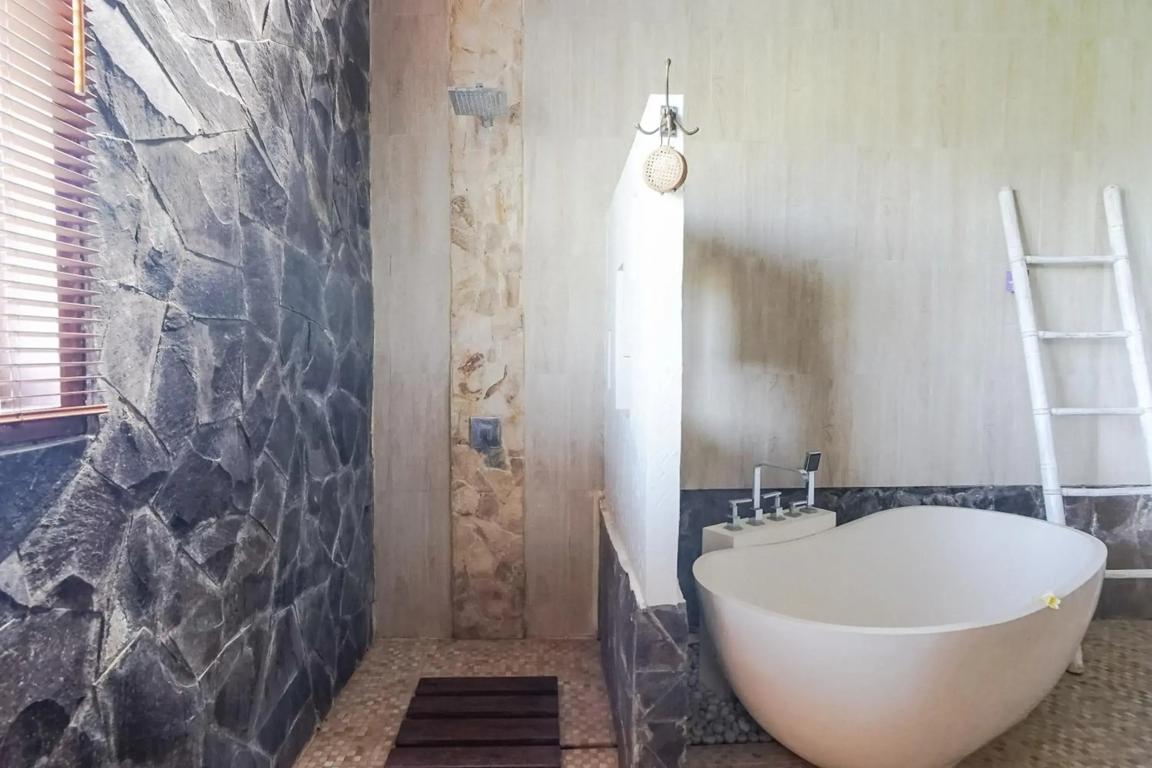 The Ocean Views Luxury Villas & Apartment by ZUZU