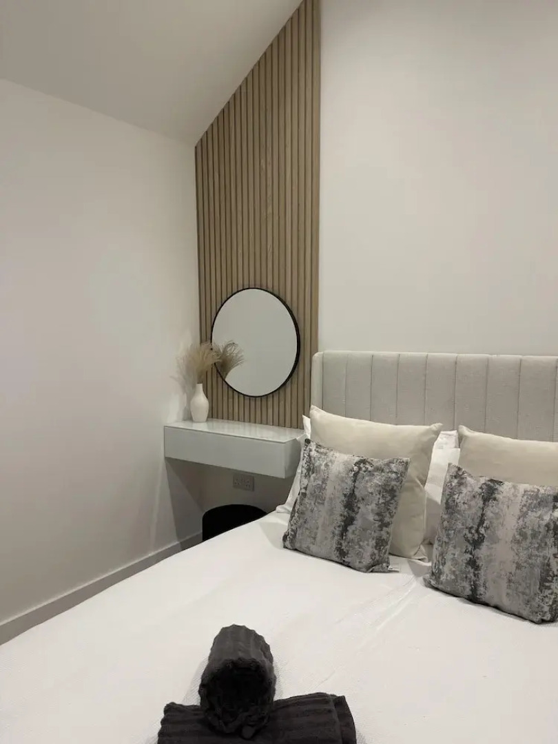 The Lodge Hideaway - Studio Style, Simple Luxury