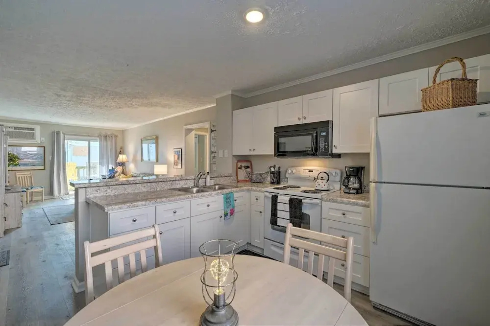 Oceanfront Topsail Beach Retreat - Steps to Shore!