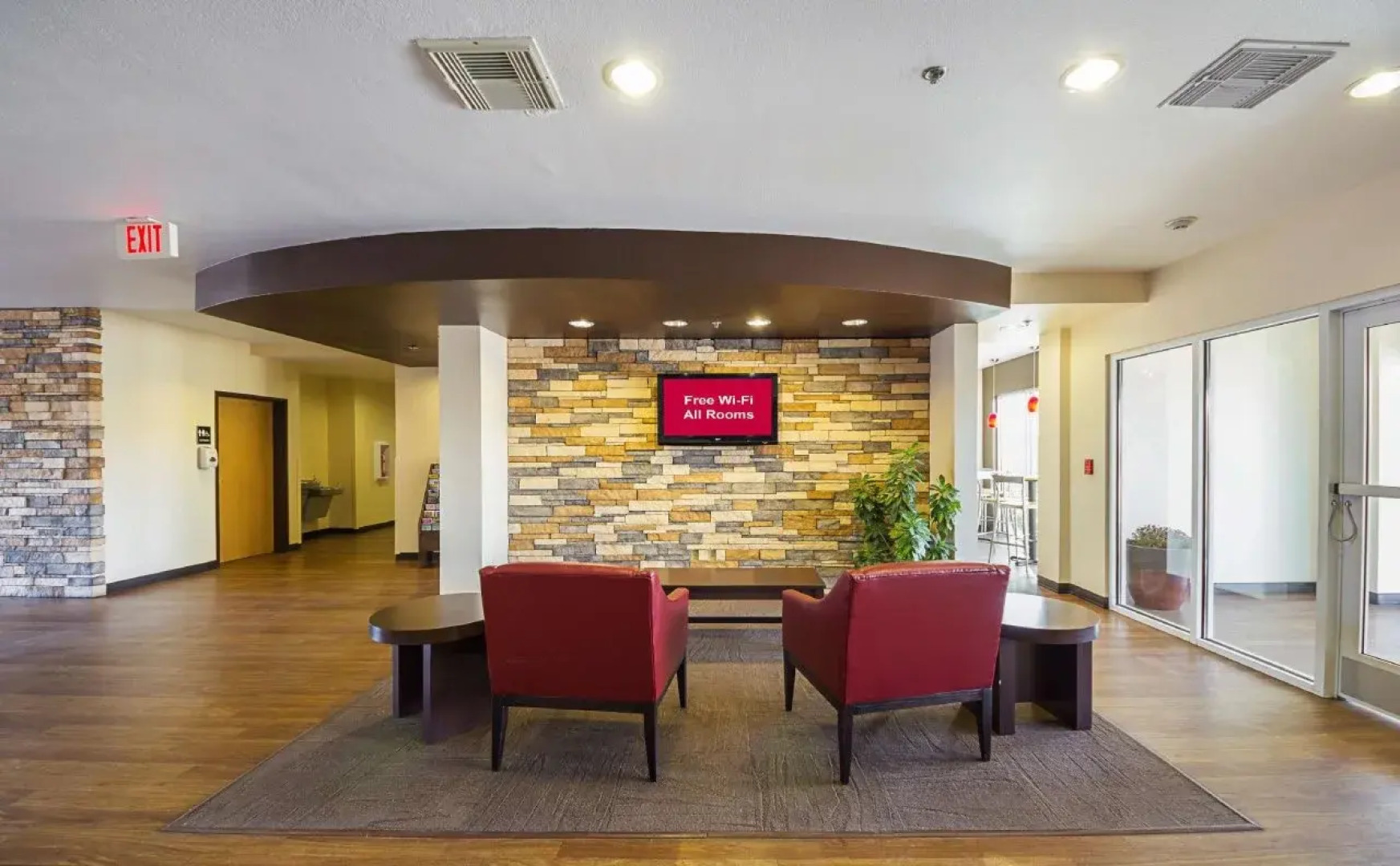 Red Roof Inn and Suites