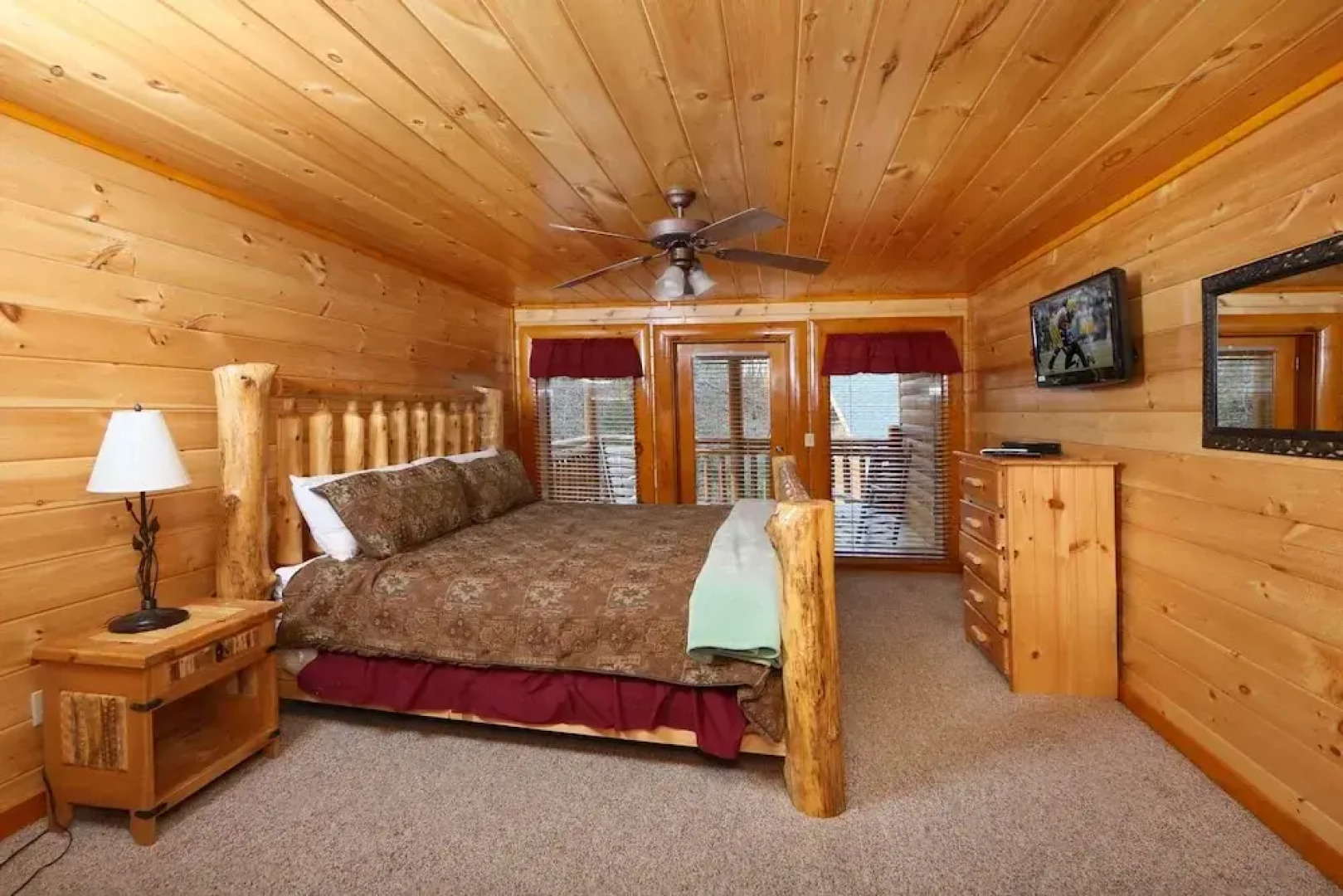 Smoky Mountain Cinema - Six Bedroom Cabin