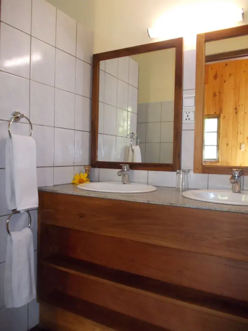 Thitaw Lay House B & B