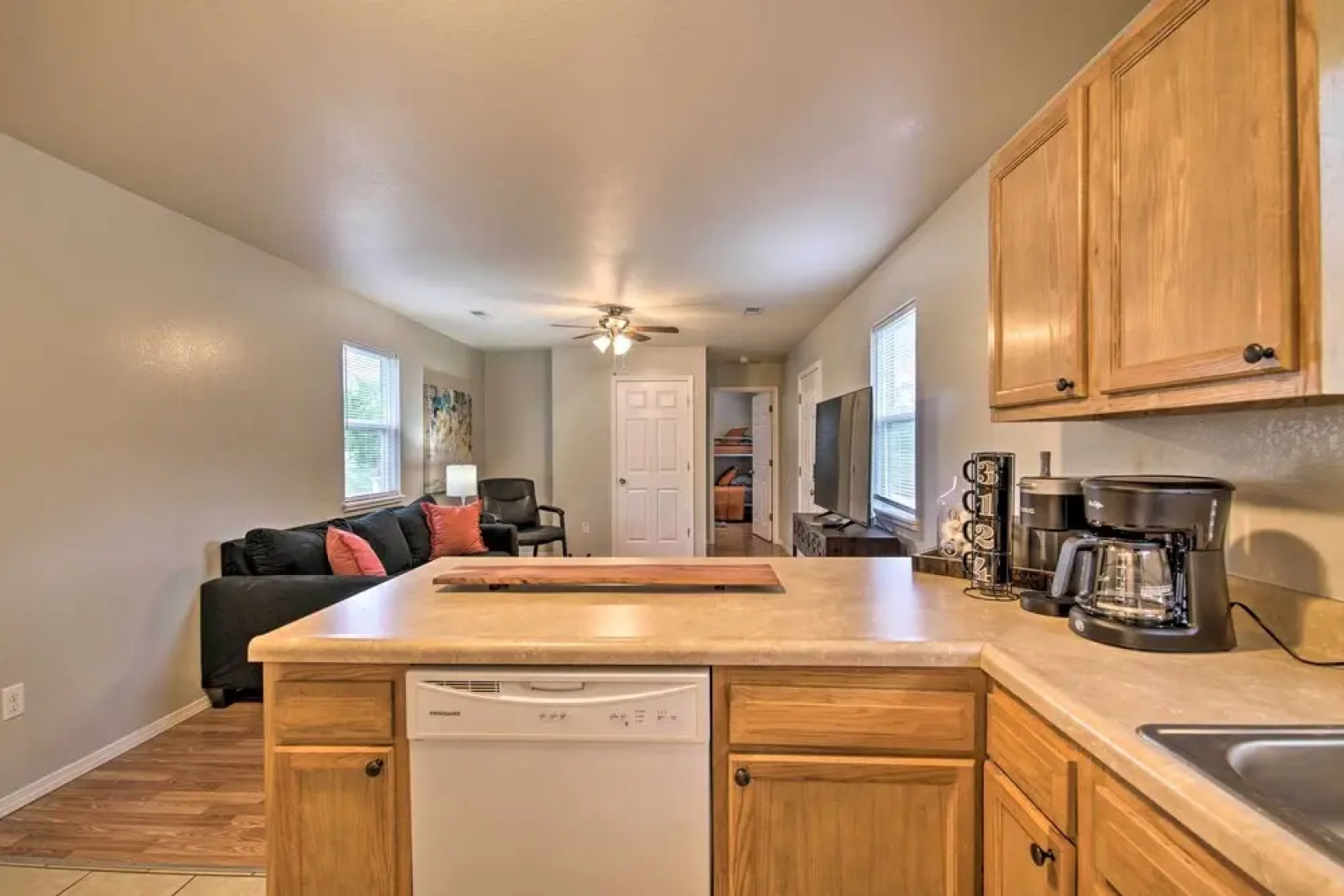 Comfy West Plains Home < 1 Mi to Main Street!