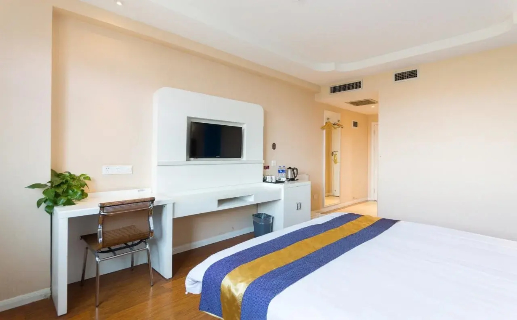 East Queen Hotel Lanzhou Taohai Branch