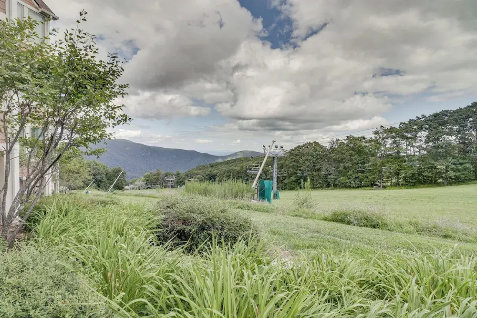 All-season Fun! Wintergreen Resort Condo w/ Views