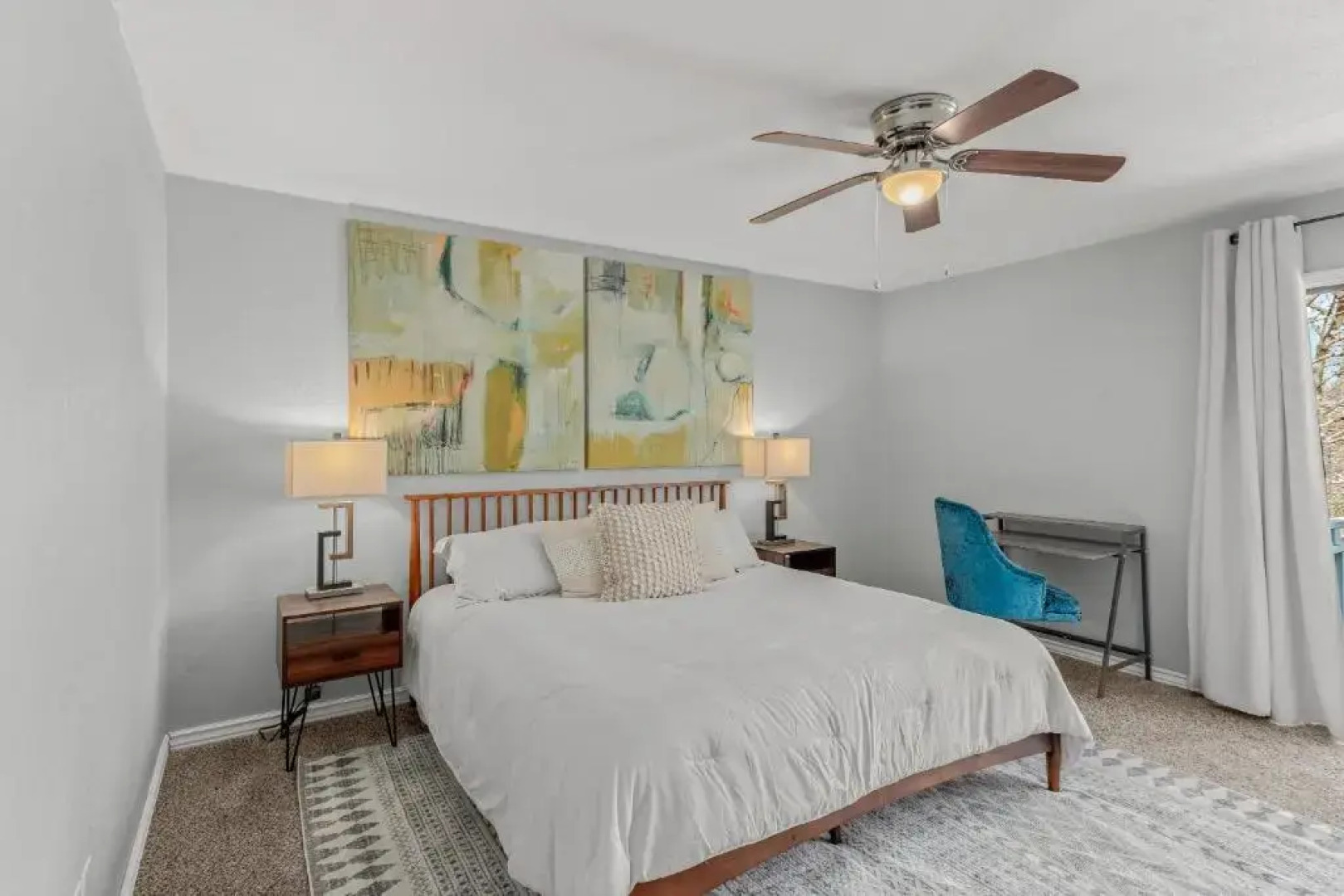 Charming Getaway near Tweety Bird Trail Backyard