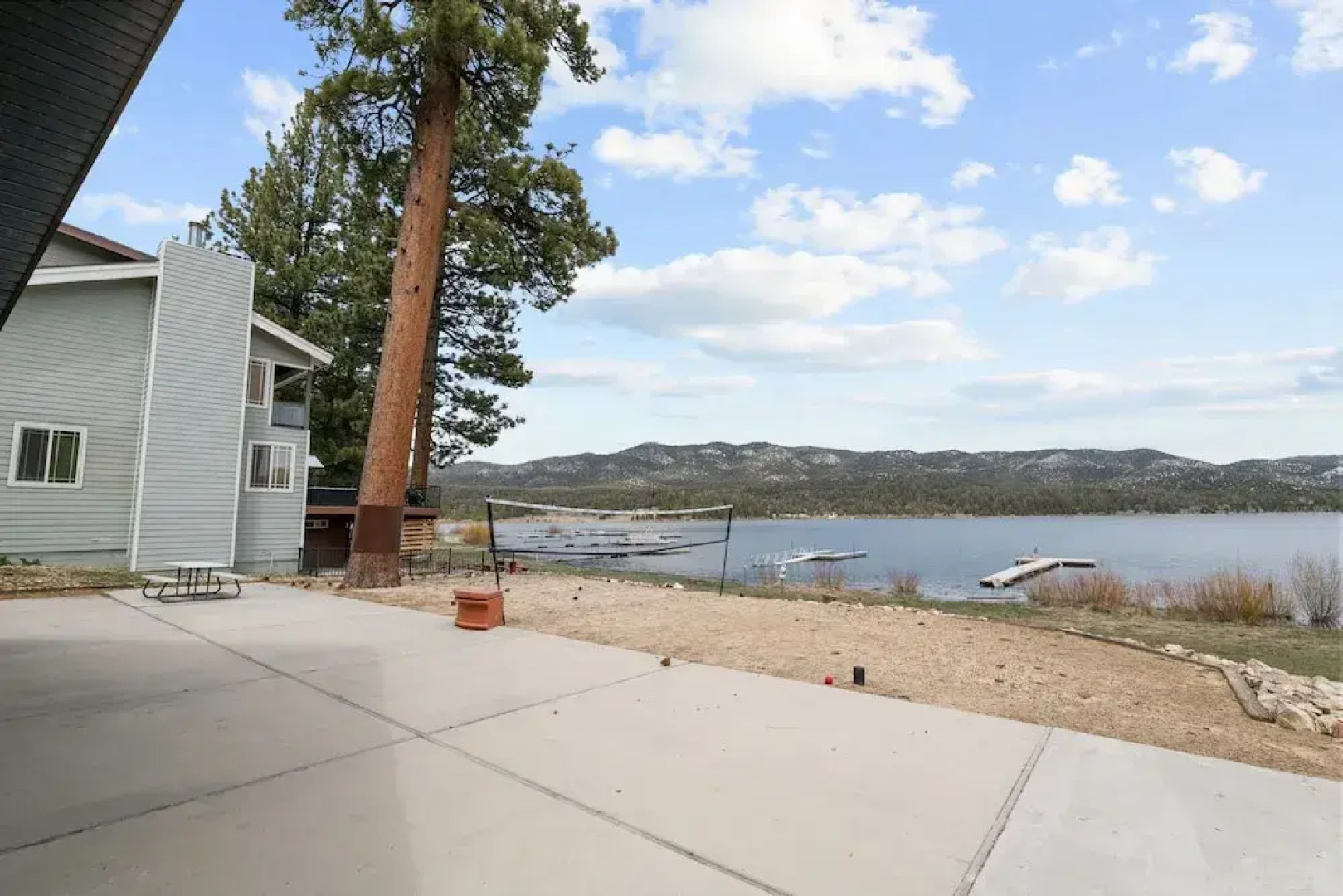 Hakuna Matata Lakefront