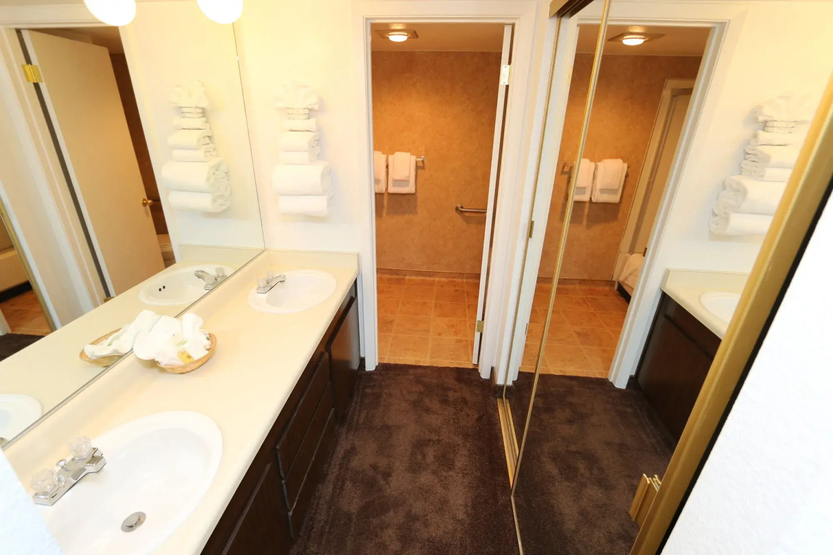 Thunderbird Resort Club