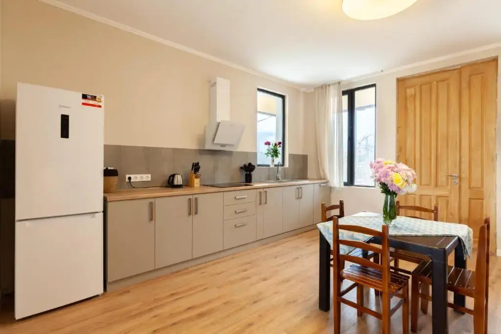 Недавно отремонтированное бунгало с тремя спальнями в сельском районе