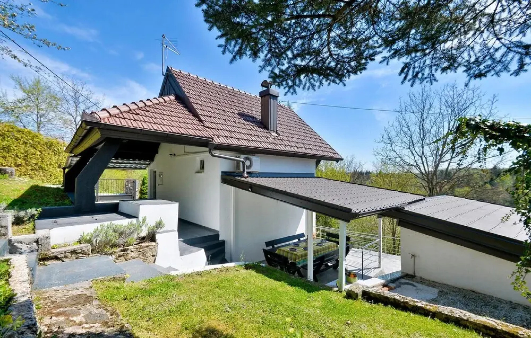 Nice Home in Donji Zvecaj With 3 Bedrooms, Wifi and Outdoor Swimming Pool