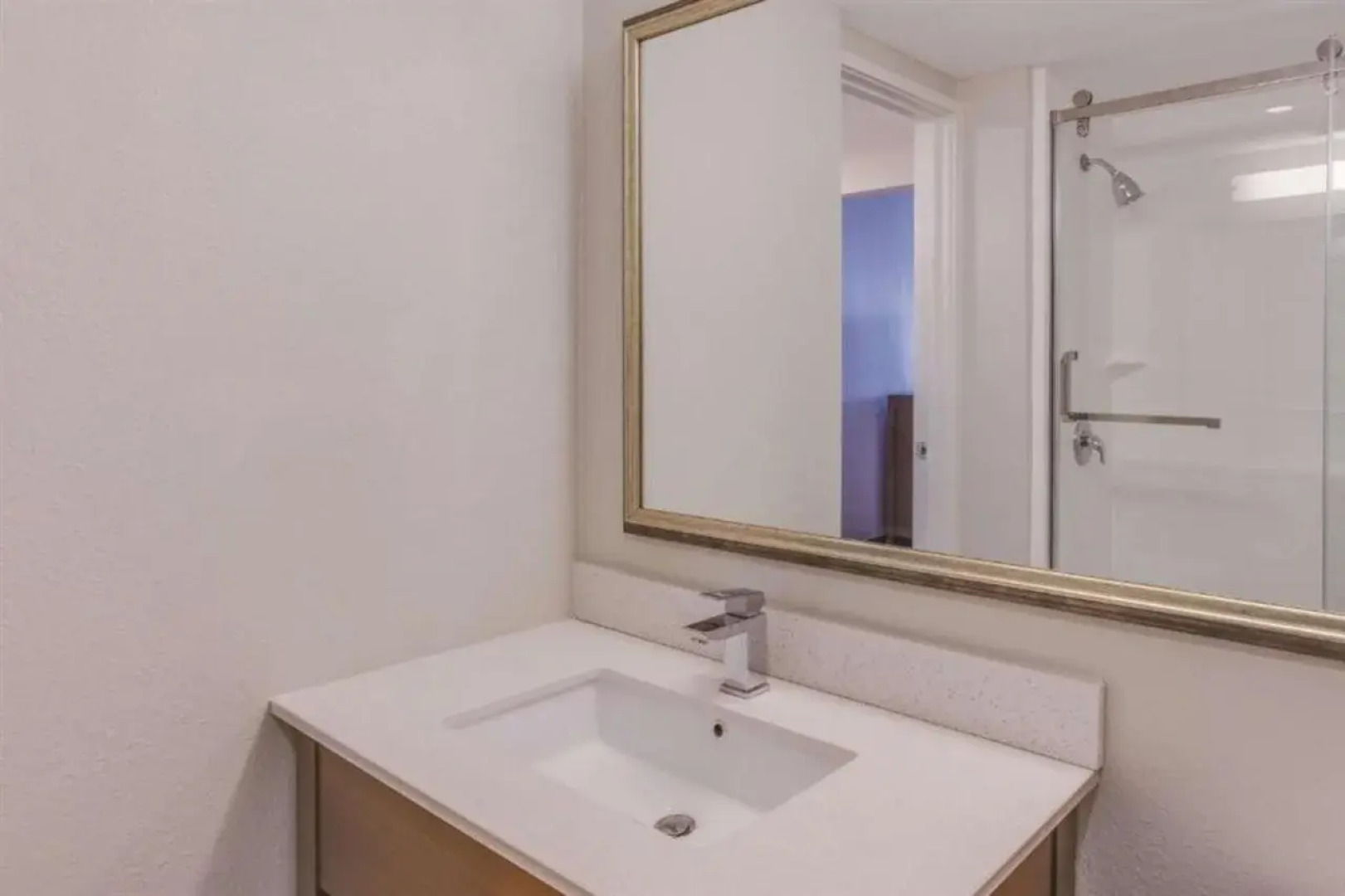 La Quinta Inn And Suites Philadelphia Airport (Ex Airport Inn Philadelphia /Ex Comfort Inn)