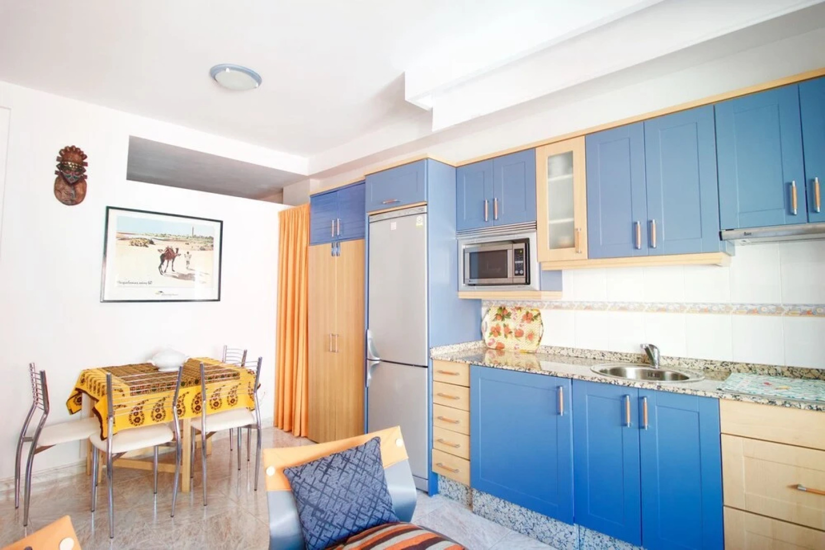 Lightbooking - Live is a beach