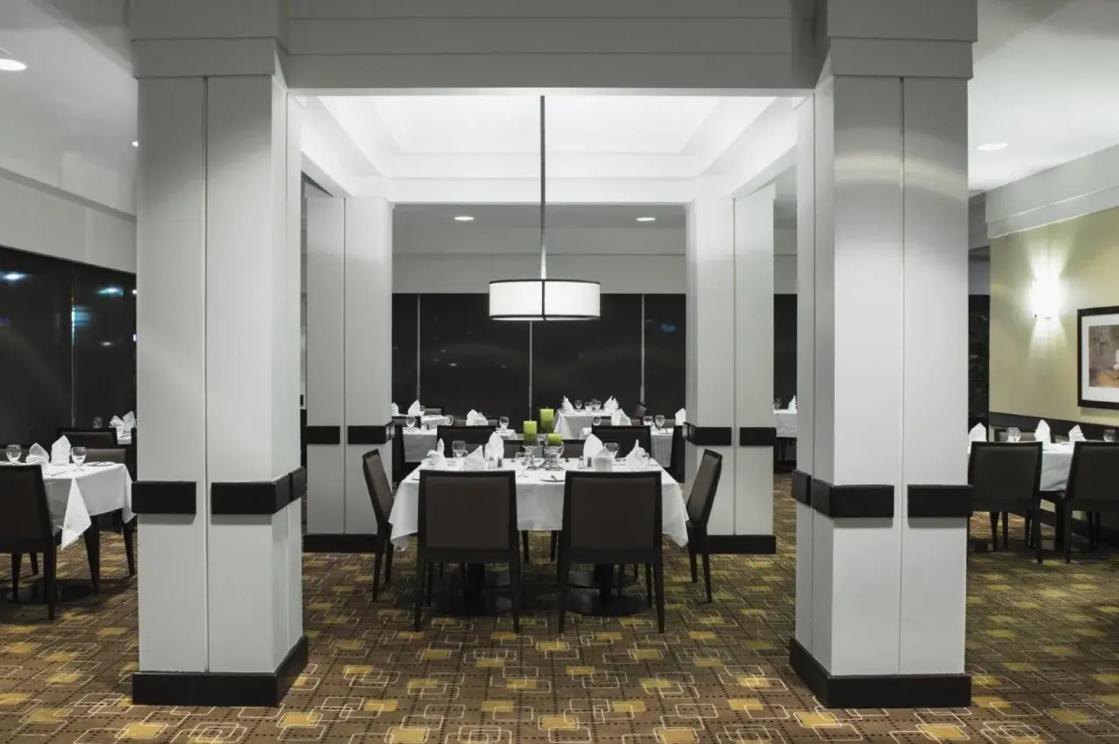 Hilton Winnipeg Airport Suites