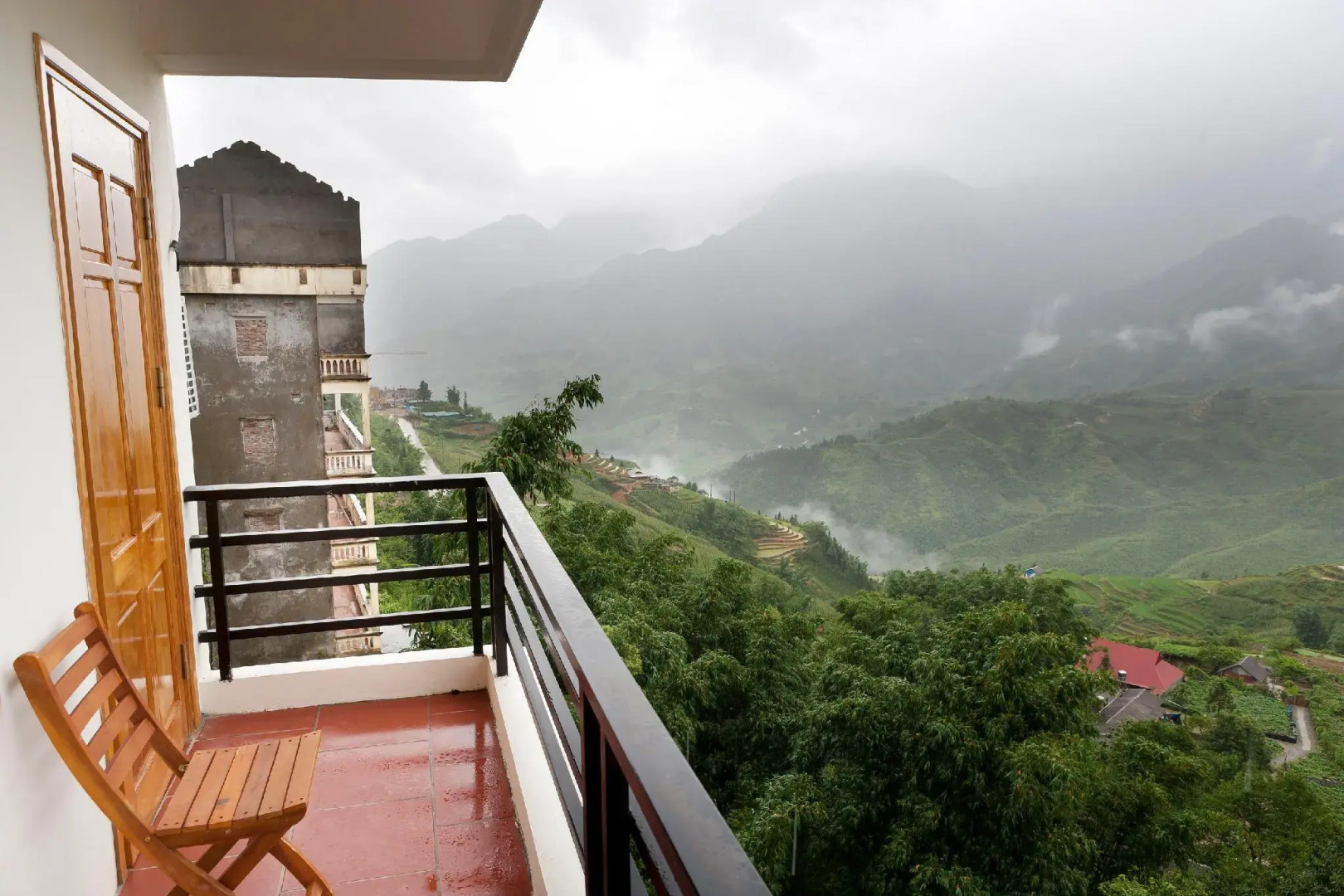 Eden Mountain View Hotel