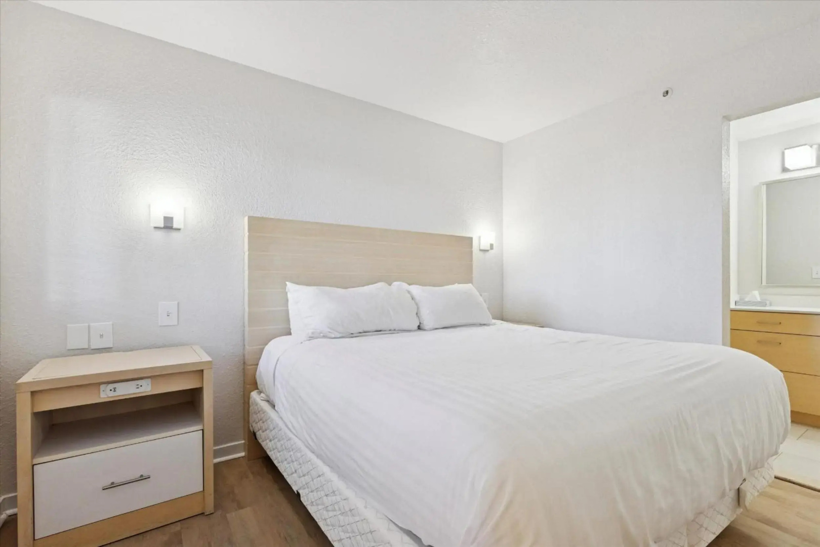 AVIA Residences on Lincoln- Extended Stay