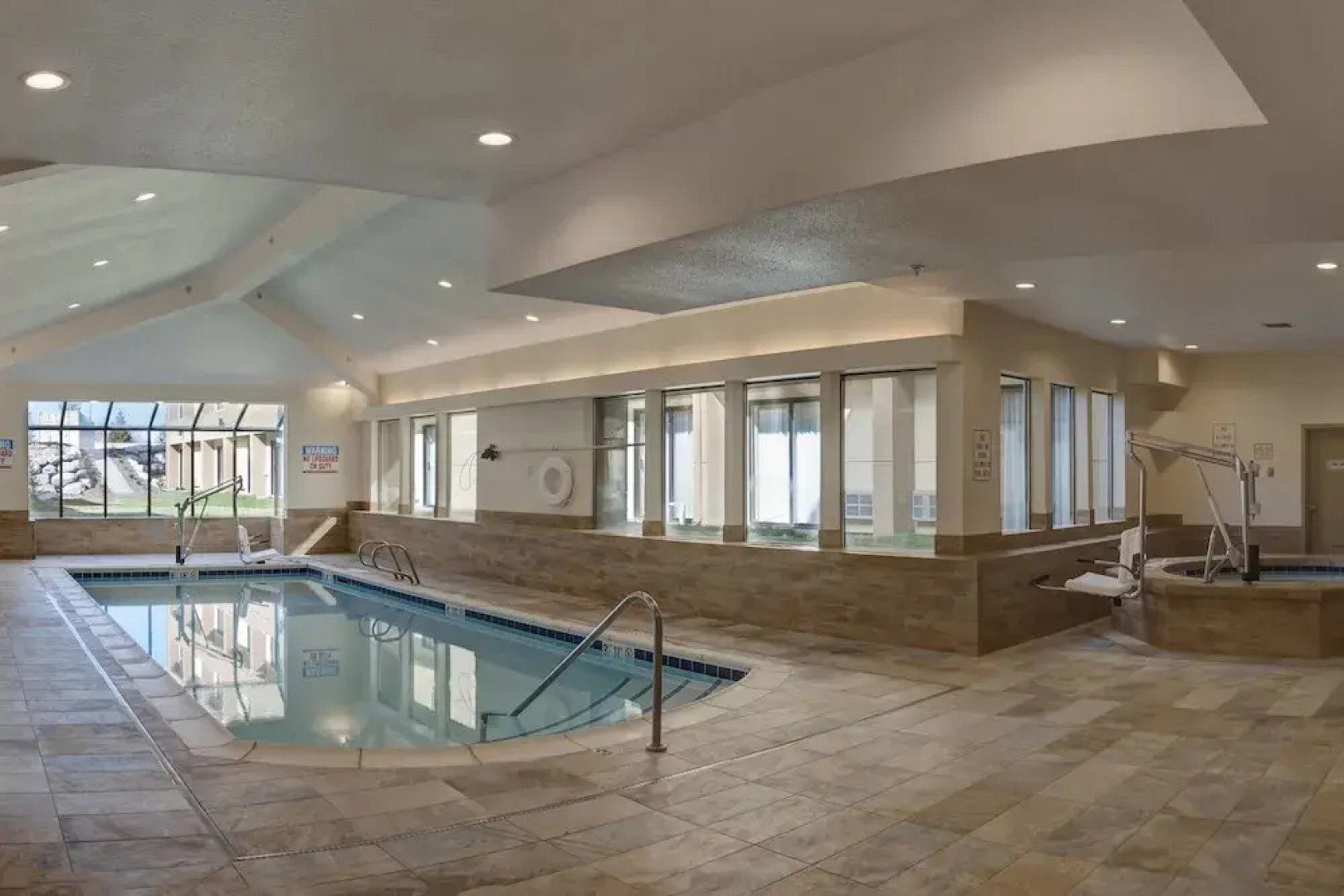 Quality Inn Valley Suites