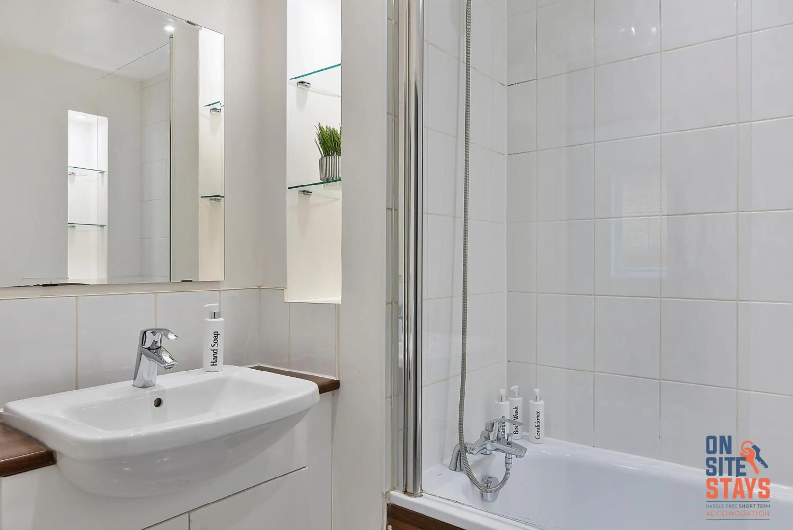 2 bed apt, en suite, Balcony, Wifi, 2 x parking