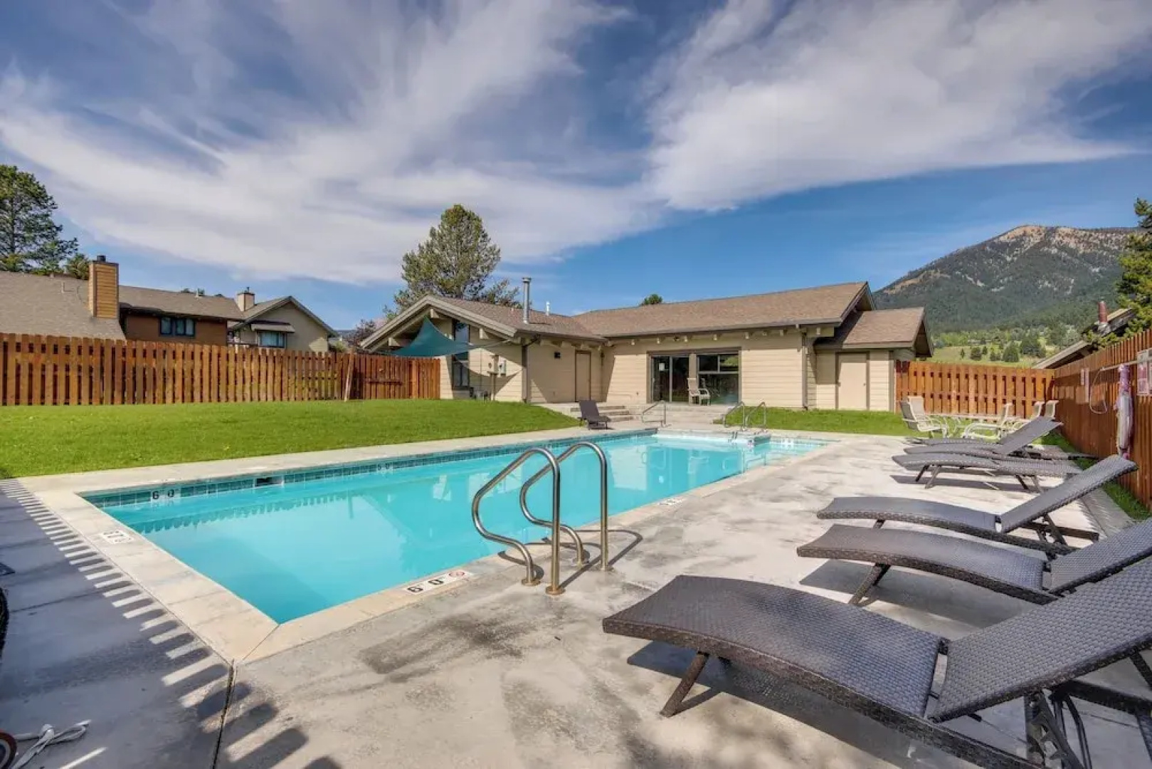 Cozy Condo Near Golf, 7 Mi to Big Sky Resort!