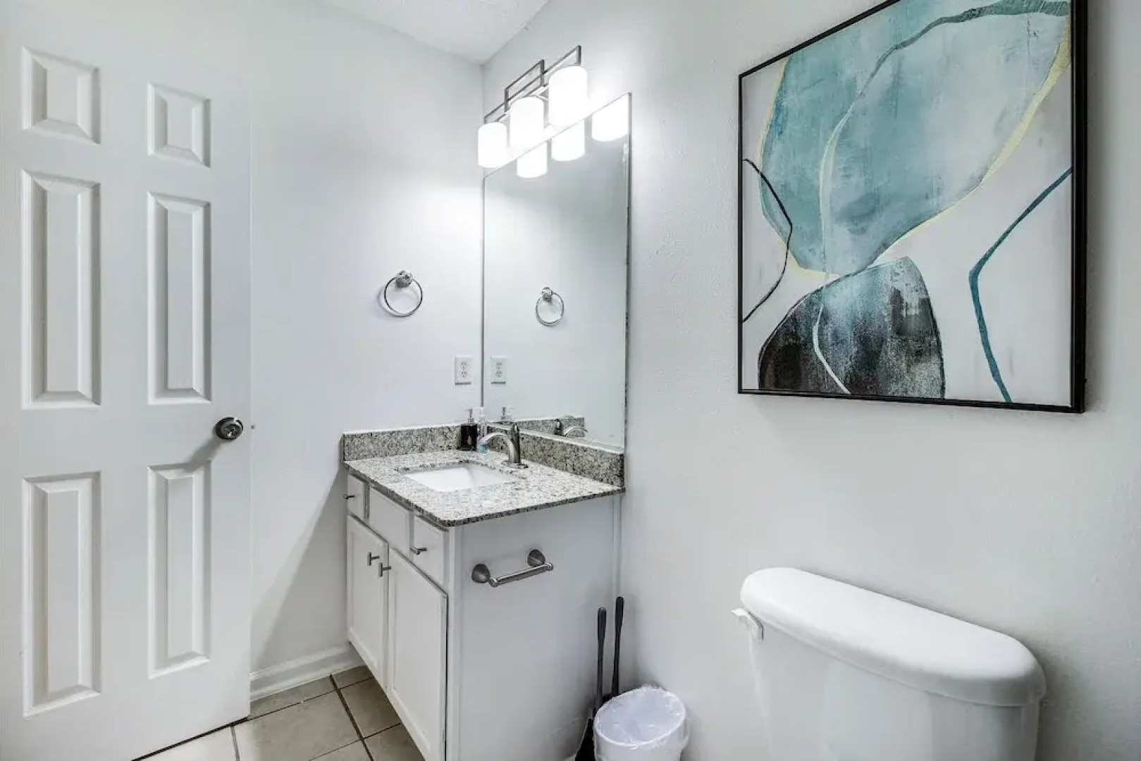 Charming Savannah Vacation Rental w/ Game Room!