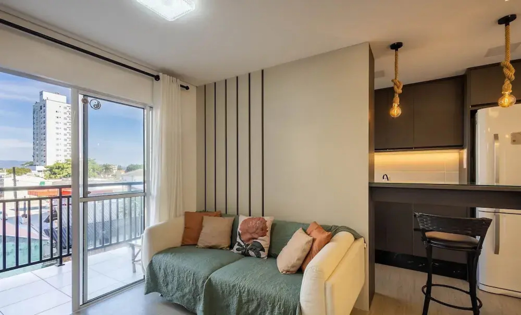 2BR Apt w/ Pool & BBQ 210m - Csi0302