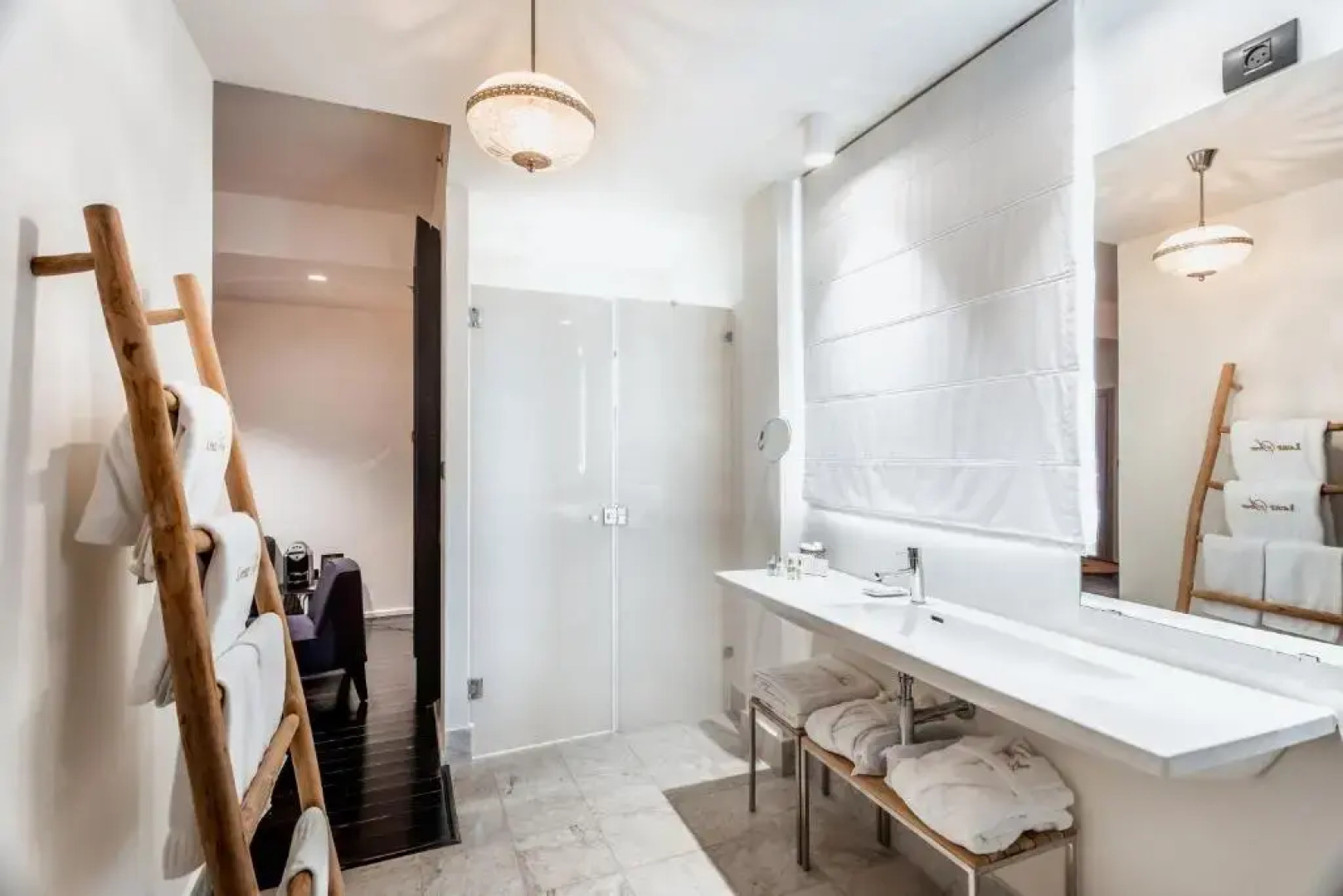 Lear Sense - Experience Luxury Hotel